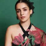 actress Sanya Malhotra recently shared about her diagnosis of endometriosis know the symptoms इस खतरनाक बीमारी को झेल चुकी हैं सान्या मल्होत्रा, जानें इसके लक्षण और कारण