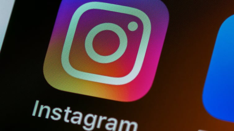 Instagram plant to launch Reels as separate app to counter tiktok here is detail TikTok को टक्कर देने के लिए Instagram का धांसू प्लान, Reels को अलग App के तौर पर किया जा सकता है लॉन्च