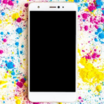 how to keep smartphone safe while playing holi keep these tips in mind होली खेलने के दौरान Smartphone का ऐसे रखें ख्याल, अंदर नहीं घुसेगा पानी, रंगों से भी रहेगा सुरक्षित