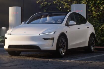 2025 tesla Model Y4