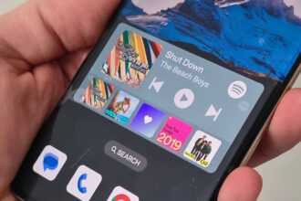 A Spotify widget on a Realme phone