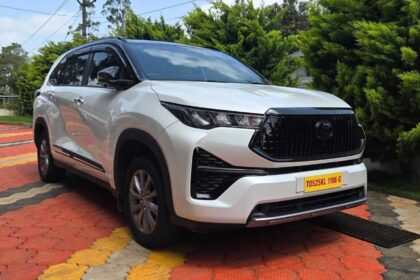 toyota innova hycross