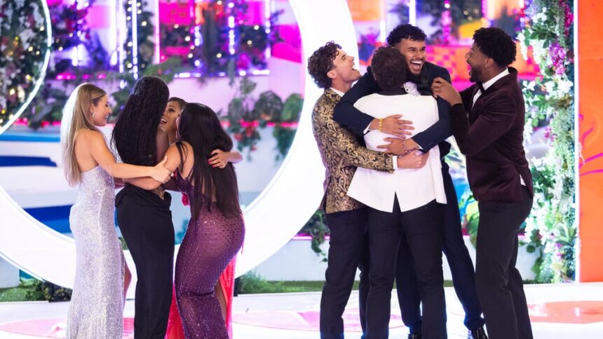 Iris, Olandria, Amaya, Huda, Nic, Bryan and Chris on Love Island USA season 7