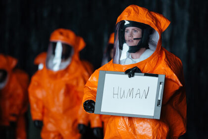 Amy Adams stars as Louise Banks in Arrival, one of the best free movies to stream this week