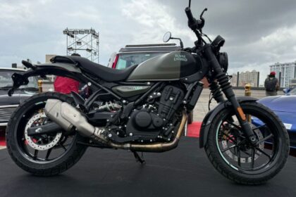 Royal Enfield Guerrilla 450 ‘Shadow Ash’ colourway