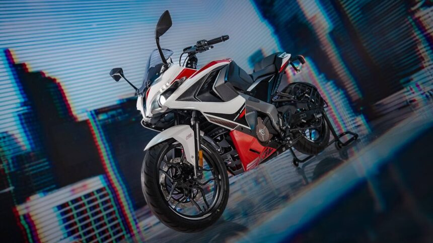 2025 Bajaj Pulsar RS 2002