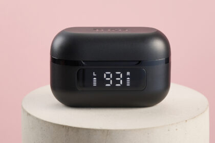 Tozo NC9 charging case displaying remaining battery life