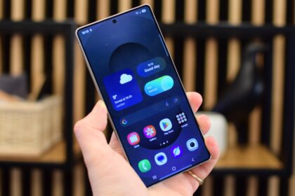 An image of the Samsung Galaxy S25 Ultra from a hands-on event
