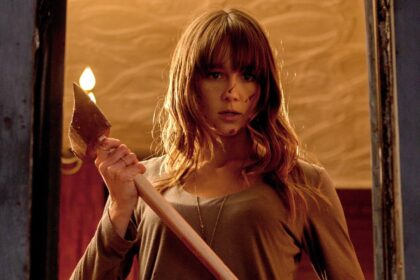 A still of main character Erin in You're Next, one of the best free movies to stream